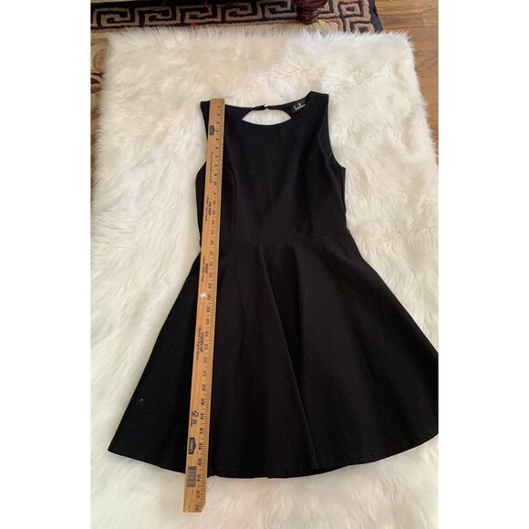 Lulu’s Dress - Picture 2 of 6